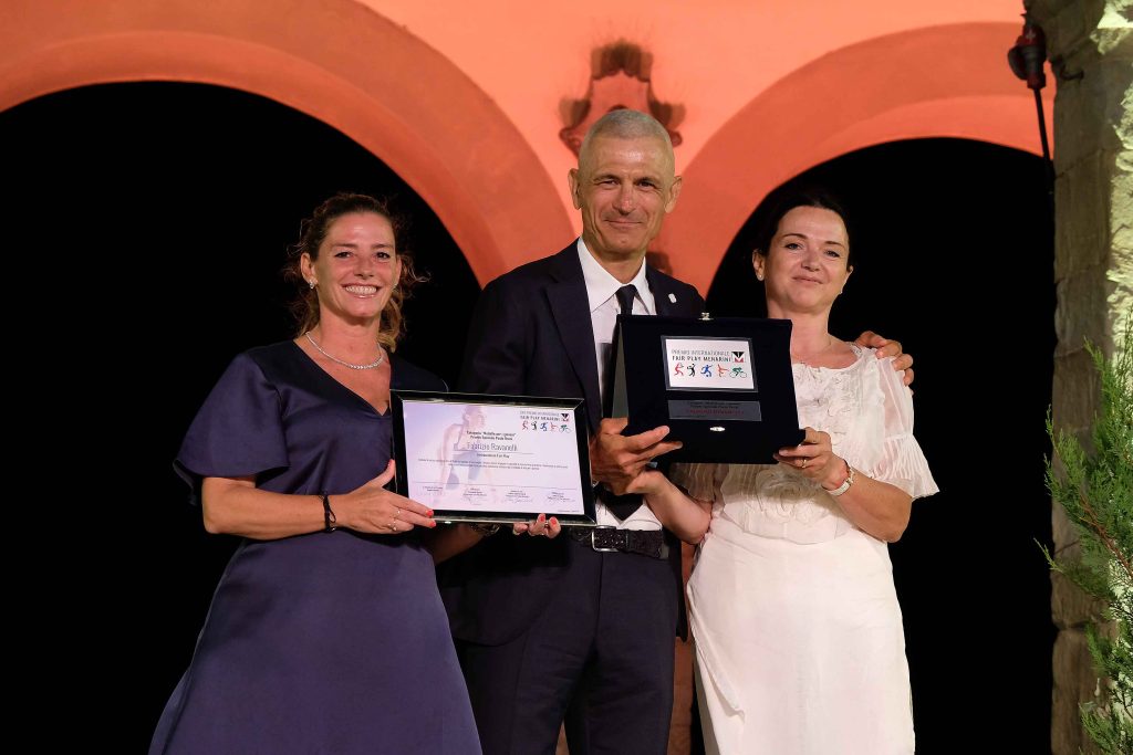 Fabrizio Ravanelli with Valeria Speroni Cardi and Federica Cappelletti - Fair Play Menarini International Award