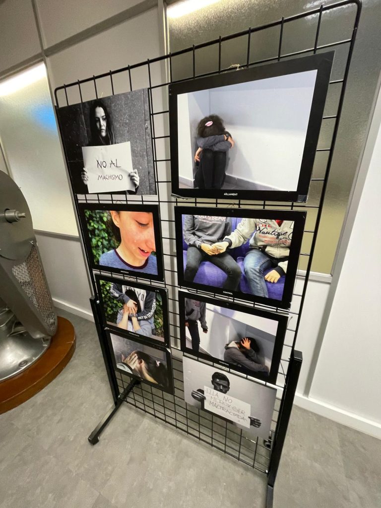 Exposición de fotografías de Menarini: A ti también te puede pasar -3