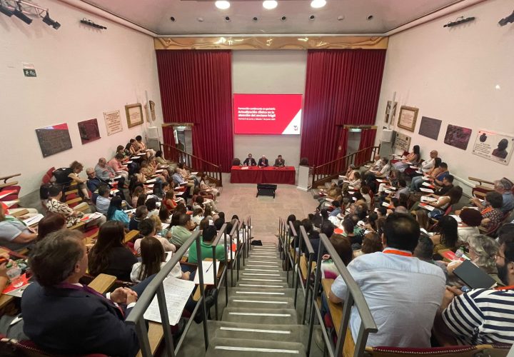 Profesionales de la salud reclaman más geriatras y su integración en todos los hospitales